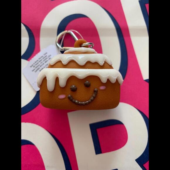NWT Bath & Body Works Cinnamon Roll Pocketbac Holder - Picture 2 of 3